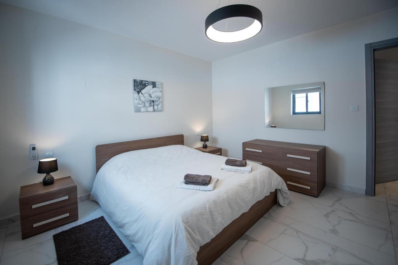 Seaside Luxury Apartment เซนต์พอลส์เบย์ ภายนอก รูปภาพ