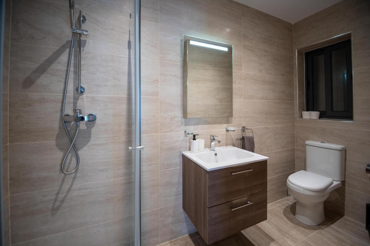 Seaside Luxury Apartment เซนต์พอลส์เบย์ ภายนอก รูปภาพ