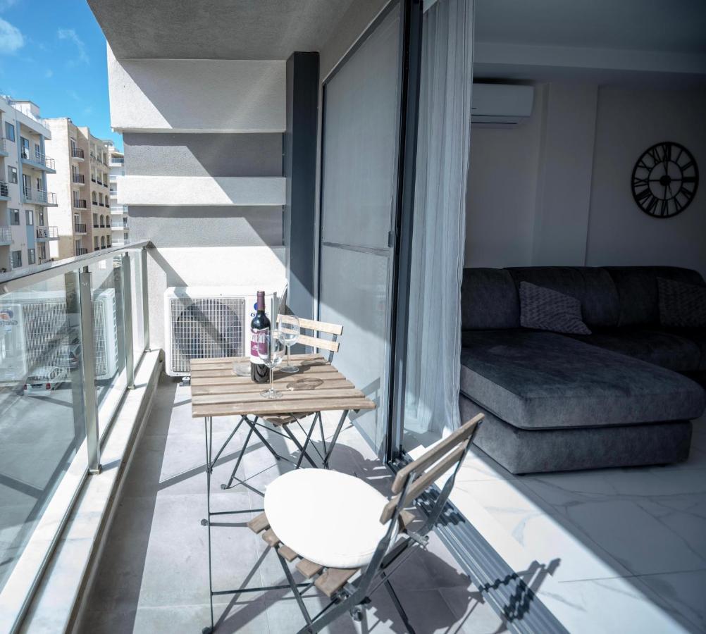 Seaside Luxury Apartment เซนต์พอลส์เบย์ ภายนอก รูปภาพ